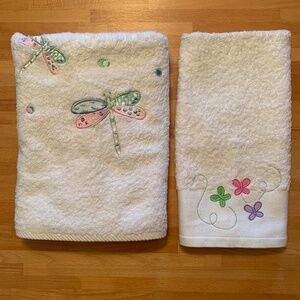 Dragonfly & Butterfly Embroidered Towels NWOT